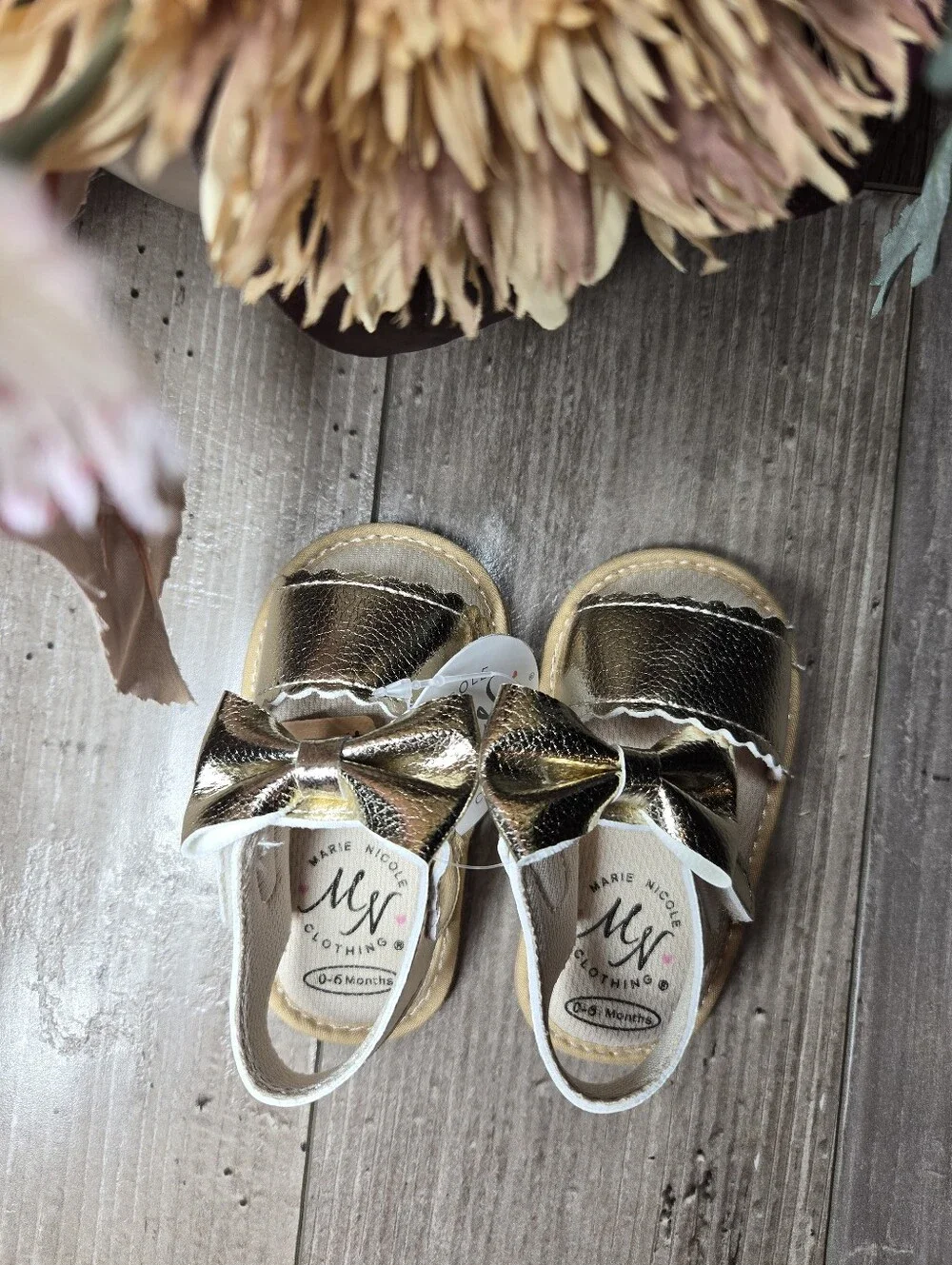 NWT Marie Nicole Metallic Gold Bow Baby Girl Sandals 0–6M